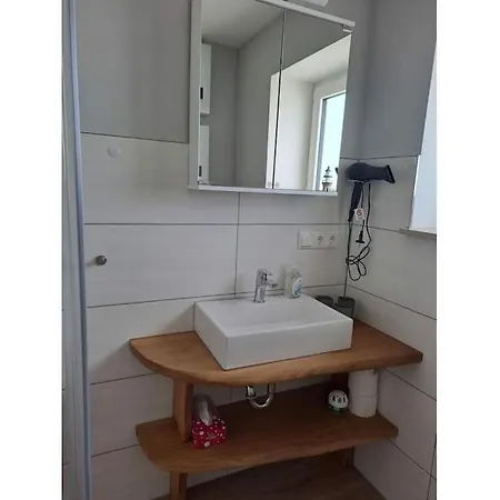 度假居 In Oelsnitz With Swimming Pool *