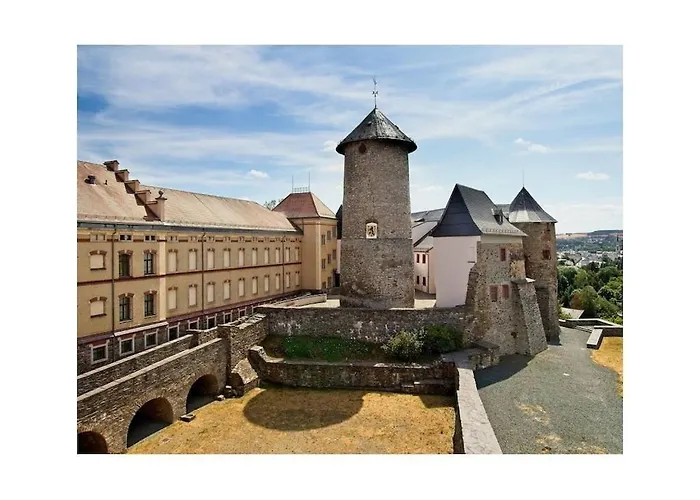 In Oelsnitz With Swimming Pool *